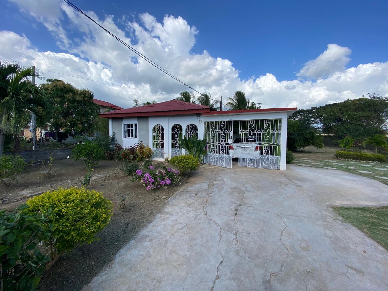 House For Sale STRATHMORE DRIVE, SPANISH, Spanish Town 23,000,000 Keez
