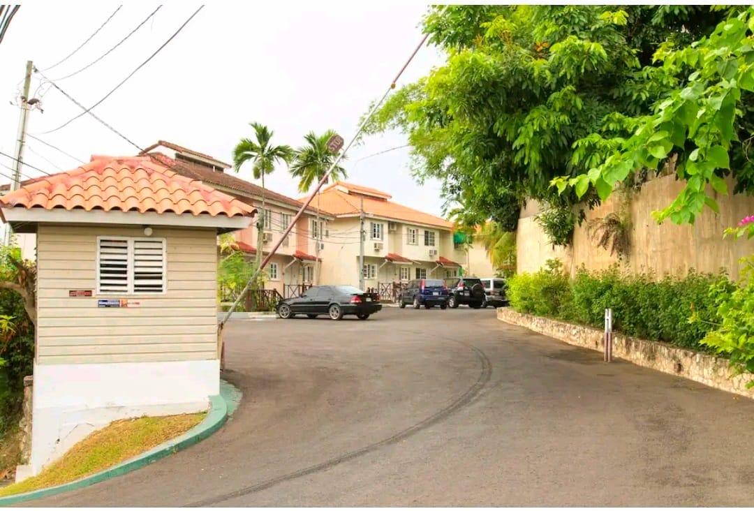 Townhouse For Sale WESTGATE HILLS BLVD, Montego Bay 200,000 Keez