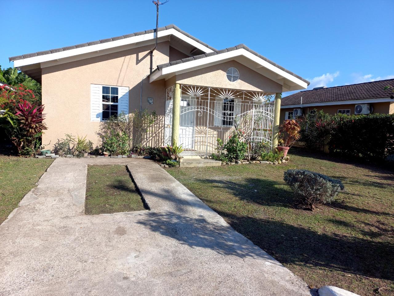 House For Rent Drax Hall Country Club Ocho Rios 950 Keez 7604