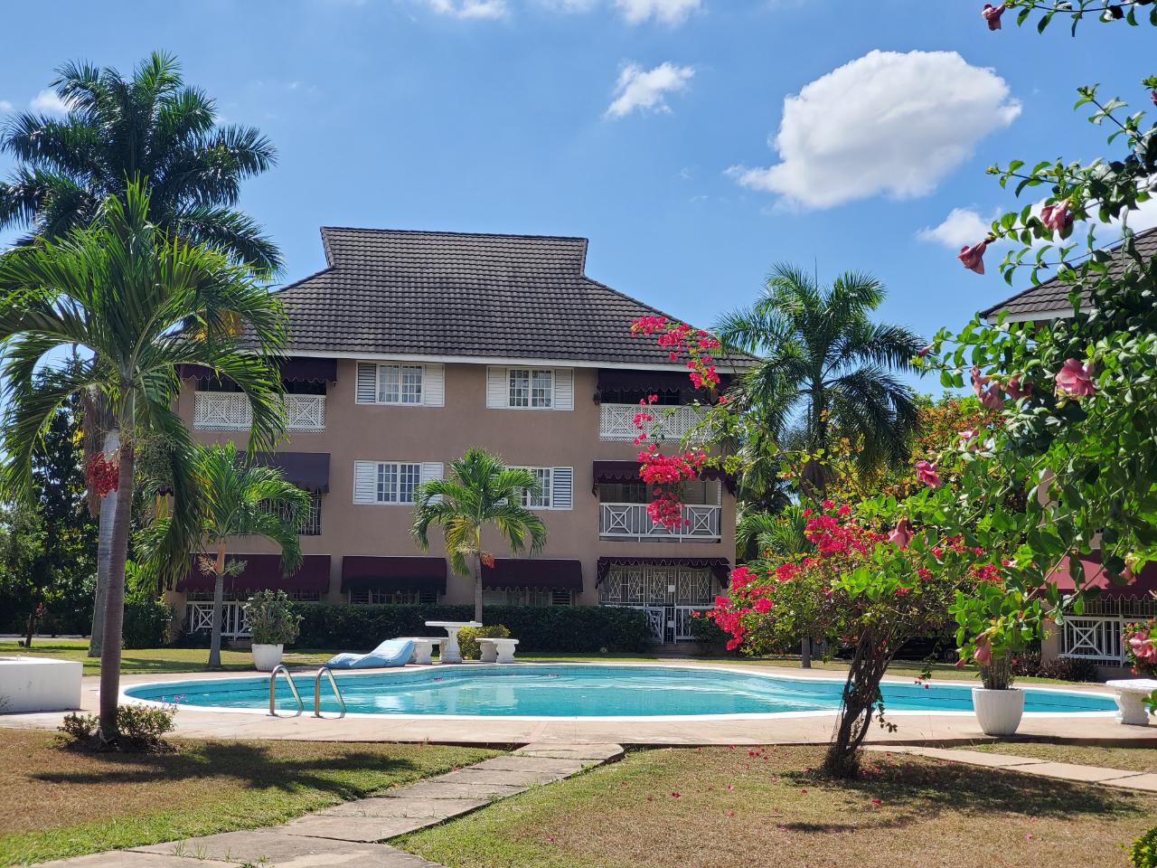 Apartment For Rent KINGSWAY, Kingston 10 1,200 Keez