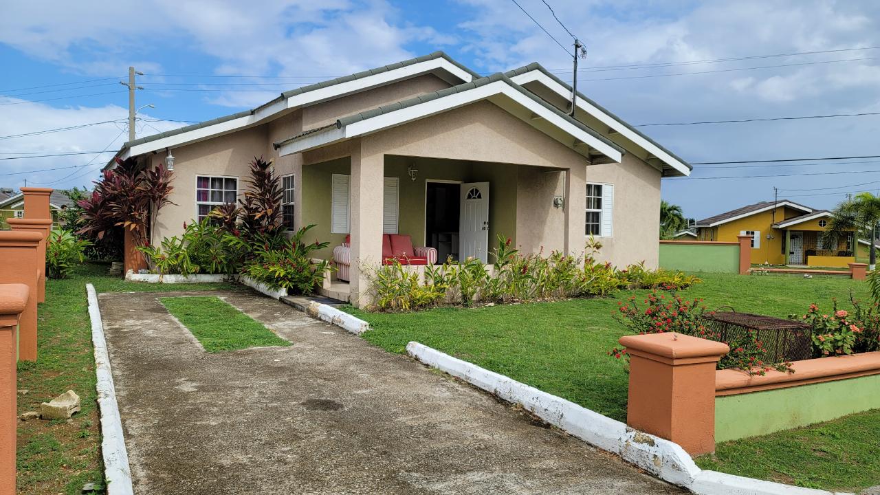House For Rent DRAX HALL ESTATE, St. Ann's Bay 1,500 Keez