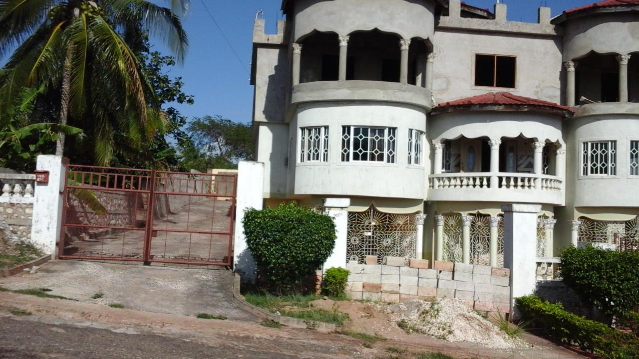 House For Sale GREEN ACRES, Spanish Town 48,000,000 Keez