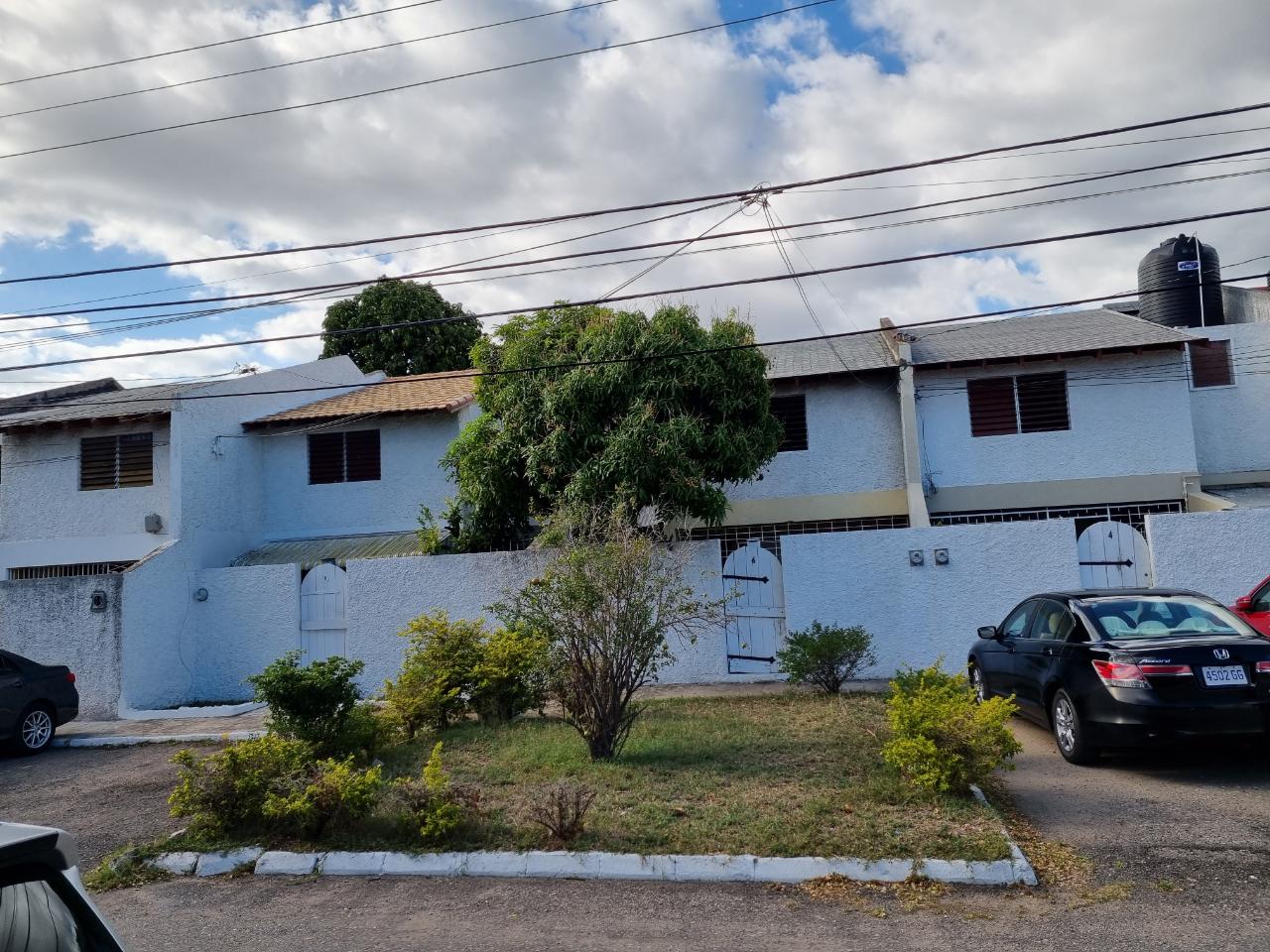Townhouse For Sale IVY GREEN CRESCENT, Kingston 5 15,000,000 Keez