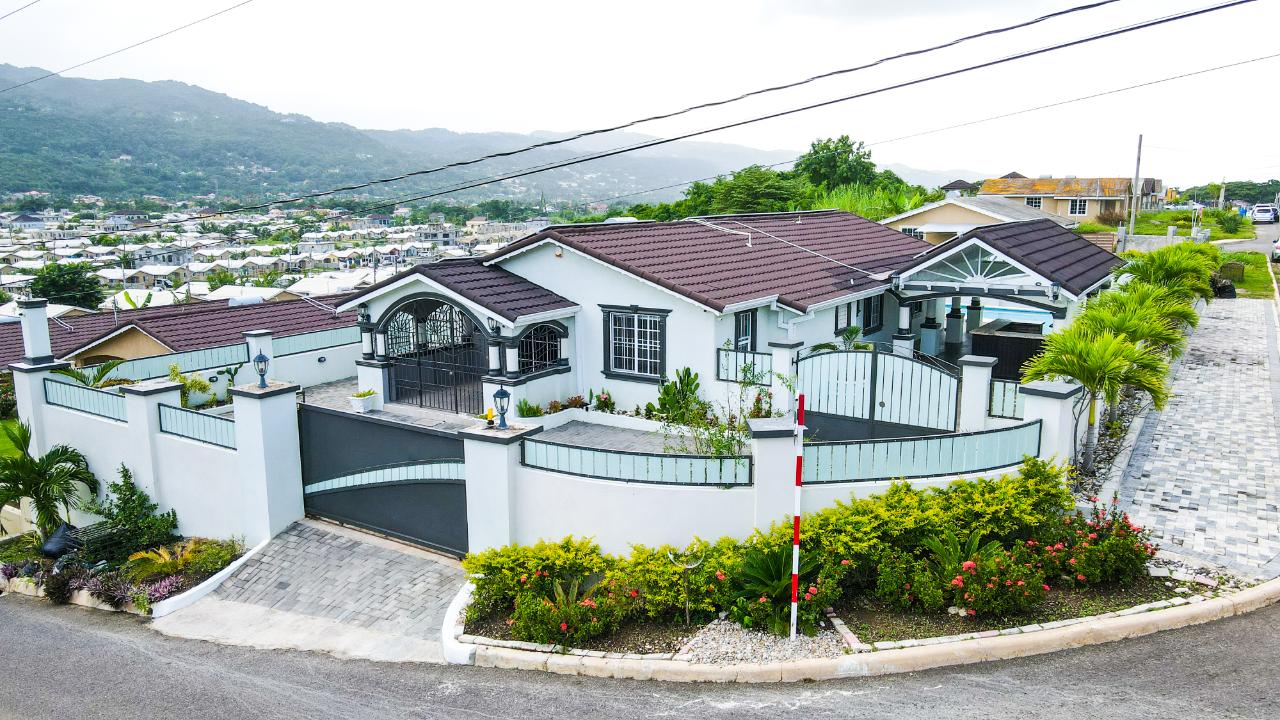 House For Sale MONTEGO WEST VILLAGE ALLA, Montego Bay 44,000,000 Keez