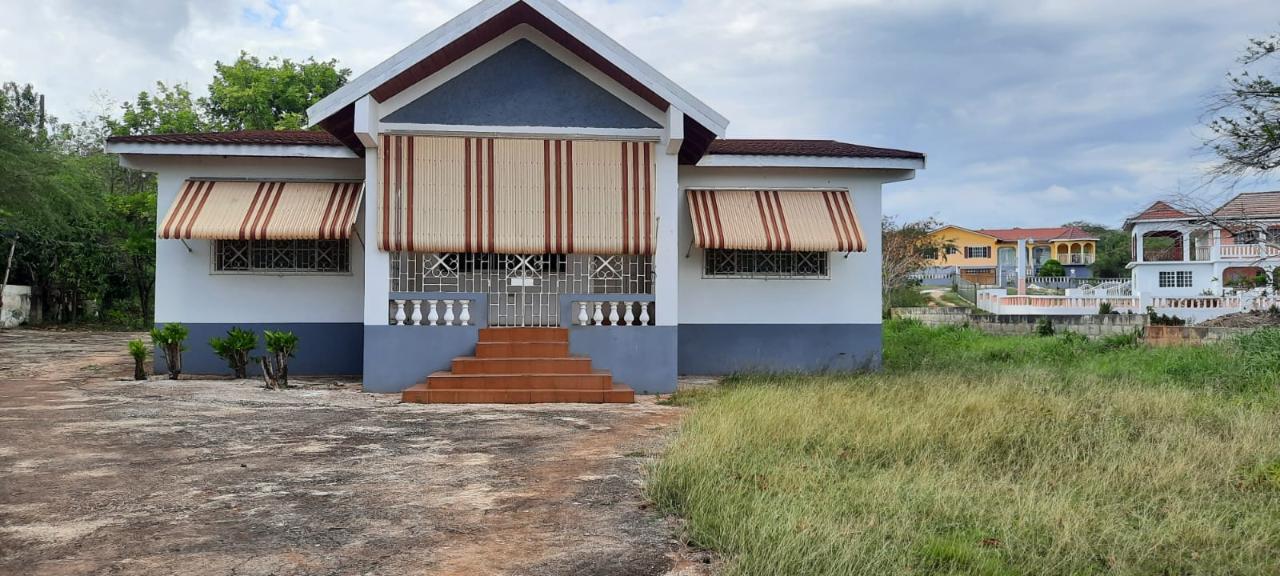 House For Sale LITTIZ, ST. ELIZABETH, Nain 16,000,000 Keez