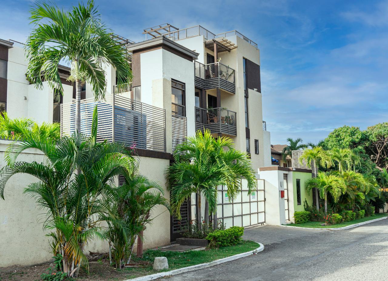 Apartment For Rent GLADSTONE DRIVE, Kingston 6 2,300 Keez