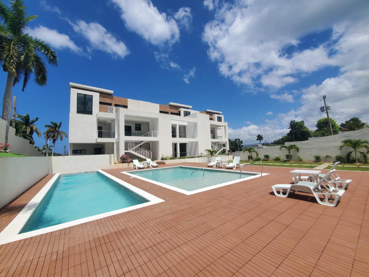 Resort / Villa For Sale PARADISE BAY, Reading 399,000 Keez