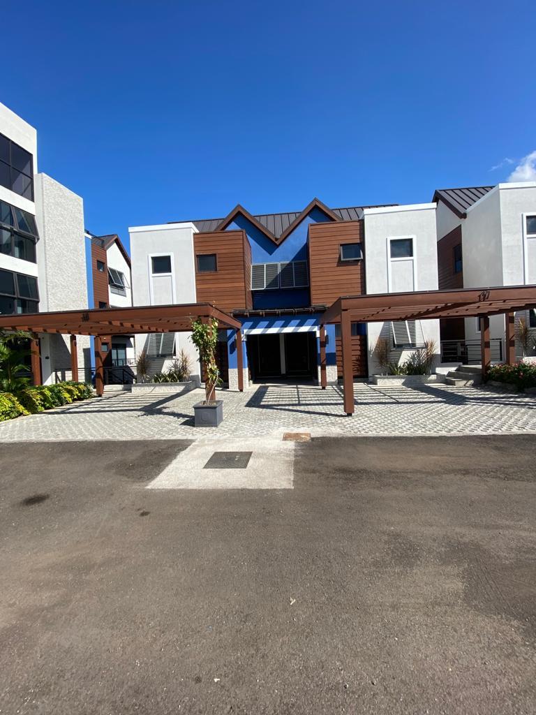 Townhouse For Sale SALISBURY AVENUE, Kingston 6 600,000 Keez