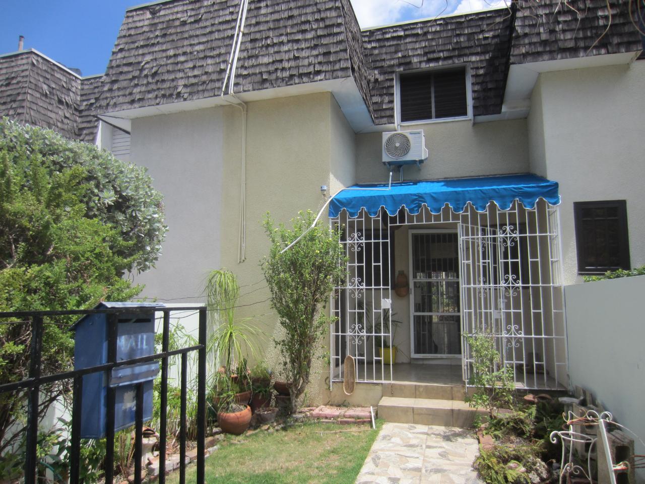 Townhouse For Sale WORTHINGTON CLOSE, KGN 5, Kingston 5 35,500,000
