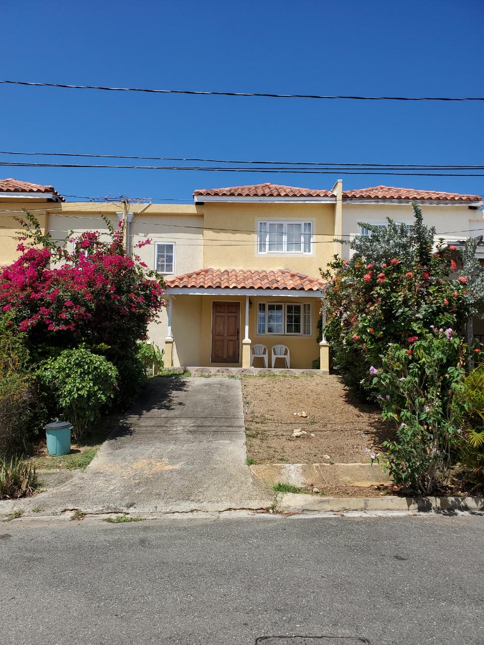 Townhouse For Rent MANGO WALK COUNTRY CLUB, Montego Bay 1,300 Keez