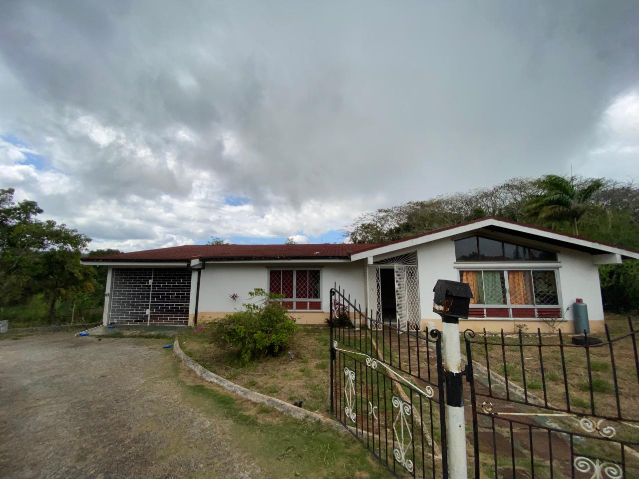 House For Sale REMBRANDT CLOSE, Mandeville 30,000,000