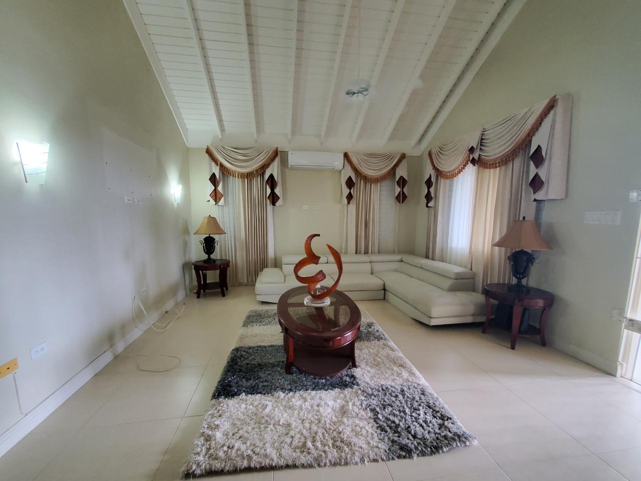 House For Rent CACTUS AVENUE, Runaway Bay 1,400 Keez