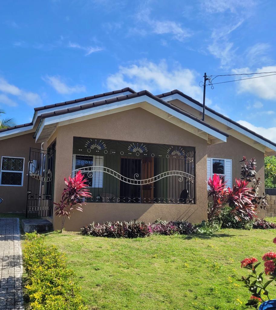 House For Rent DRAX HALL MANOR, St. Ann's Bay 900 Keez