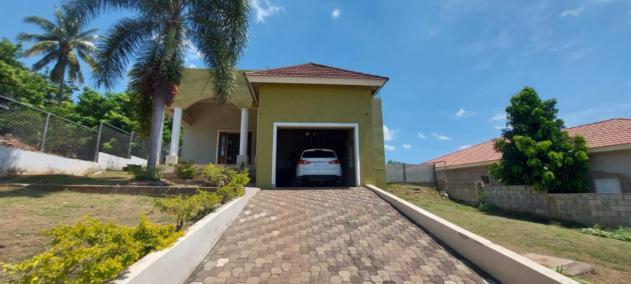 House For Sale GREEN ACRES, Spanish Town 25,000,000 Keez