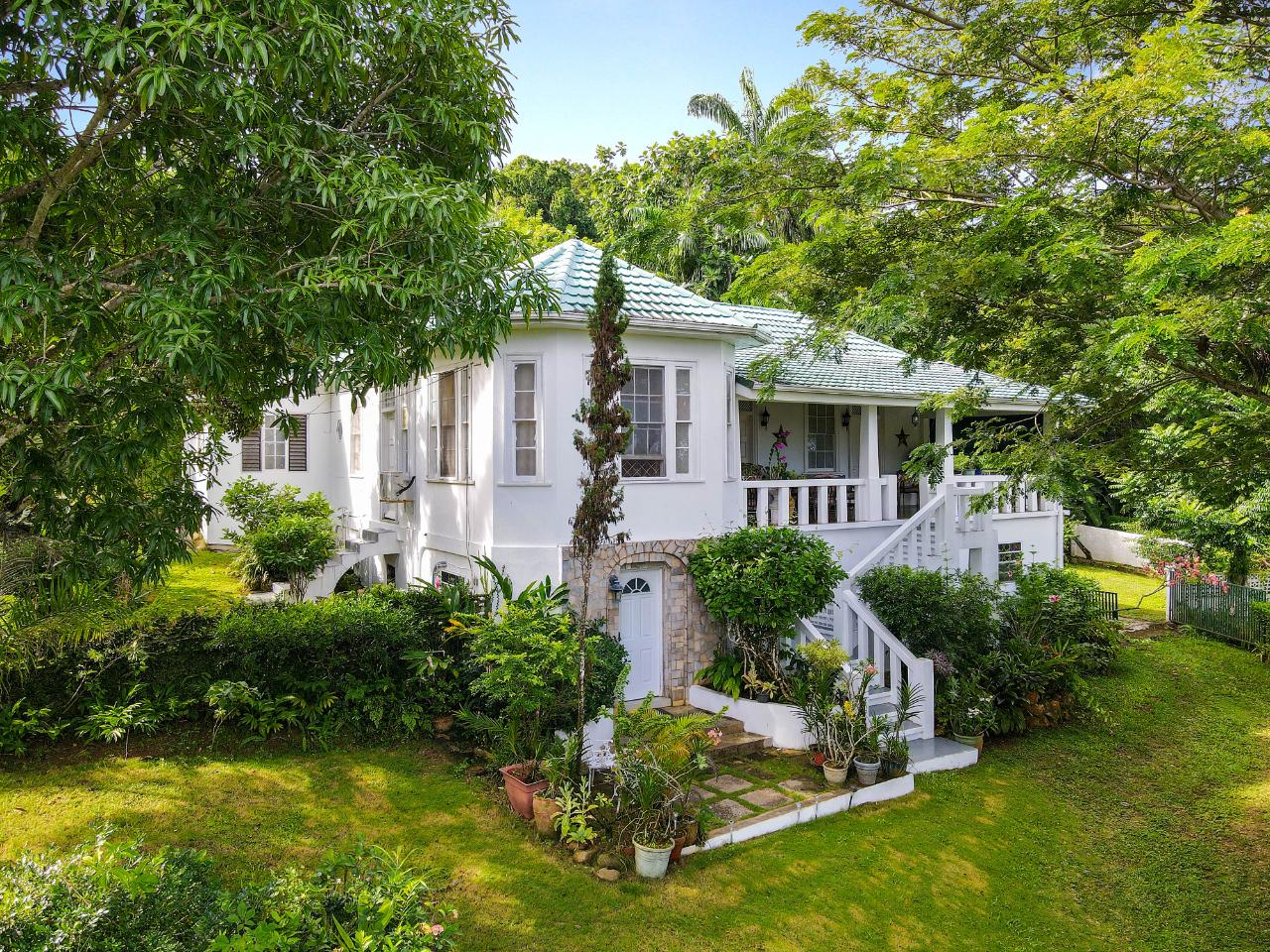 House For Sale UNITY HALL, ST JAMES, Reading 1,350,000 Keez