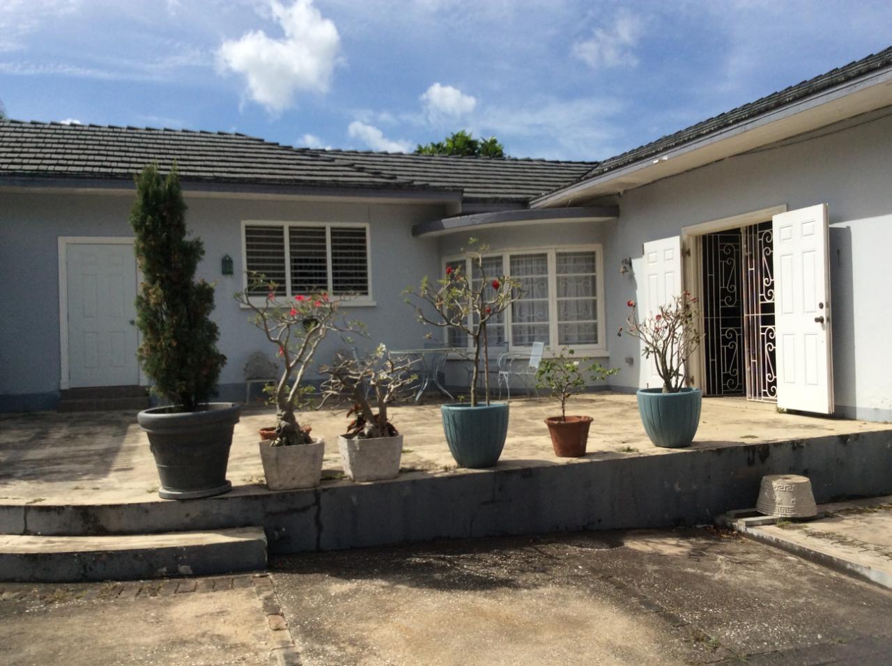 House For Sale BARBICAN ROAD, Kingston 6 1,200,000 Keez
