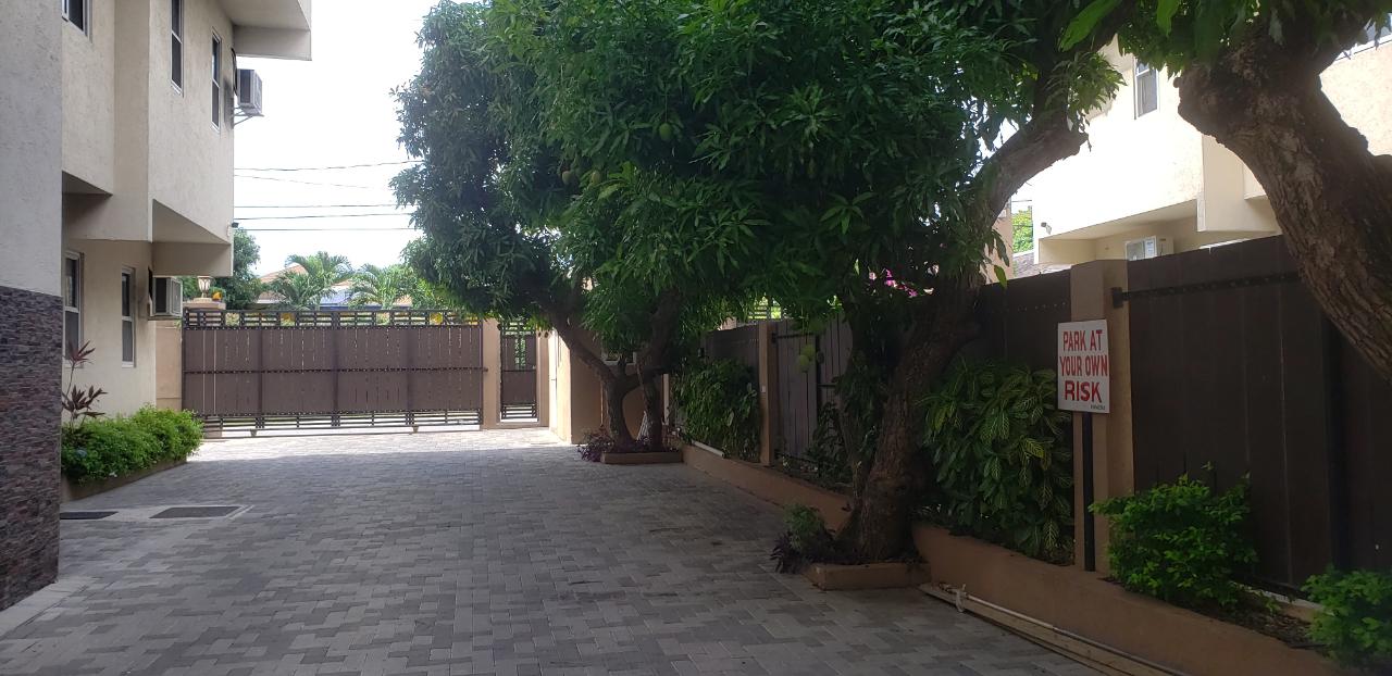 Apartment For Rent SANDHURST CRESCENT, Kingston 6 2,000 Keez