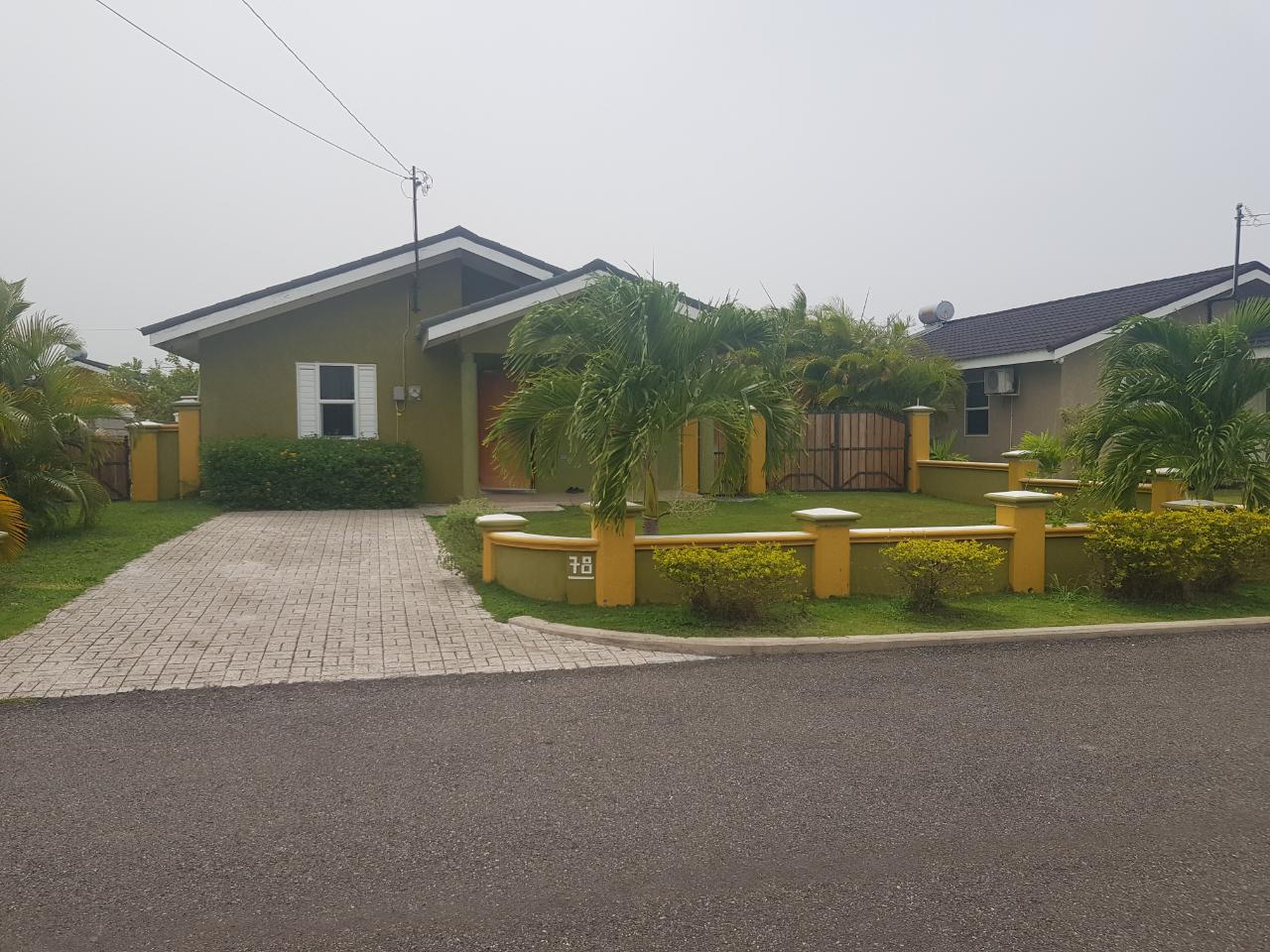 Resort / Villa For Sale DRAX HALL MANOR, St. Ann's Bay 360,000 Keez