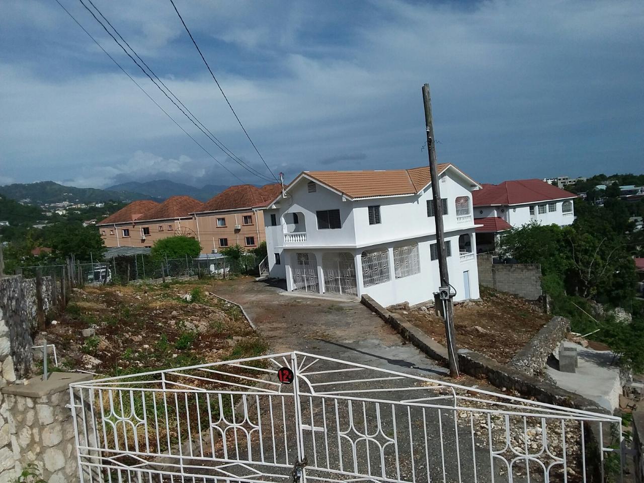 House For Rent MICHIGAN AVE, CHANCERY HA, Kingston 19 180,000 Keez