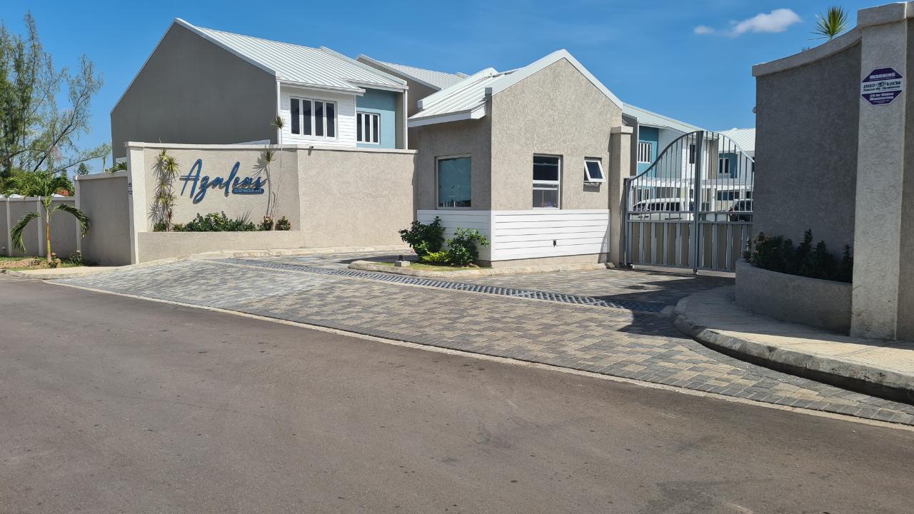 Townhouse For Sale SEYMOUR AVENUE, Kingston 6 595,000 Keez