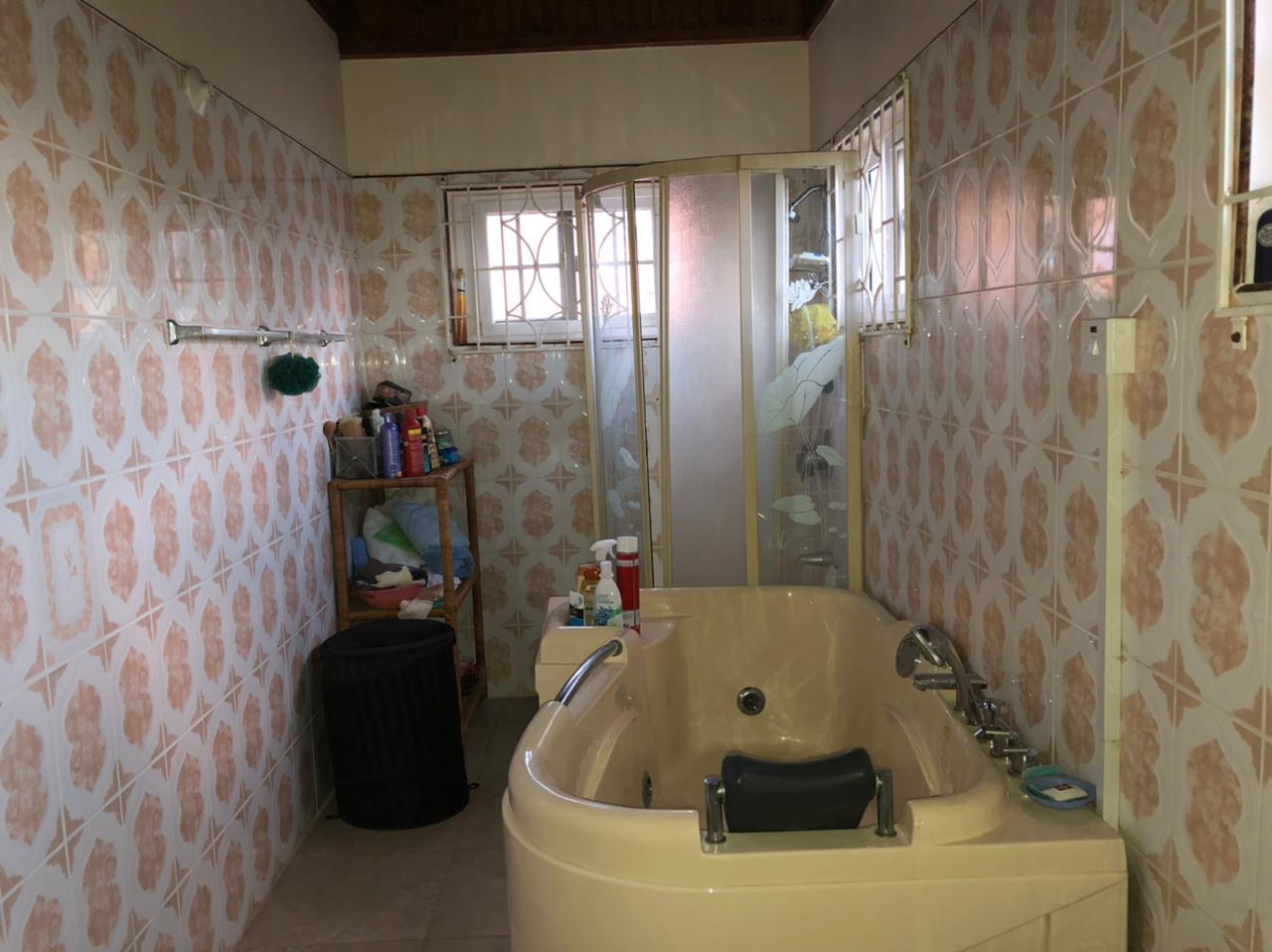 house-for-sale-lakeside-close-falmouth-40-000-000-keez