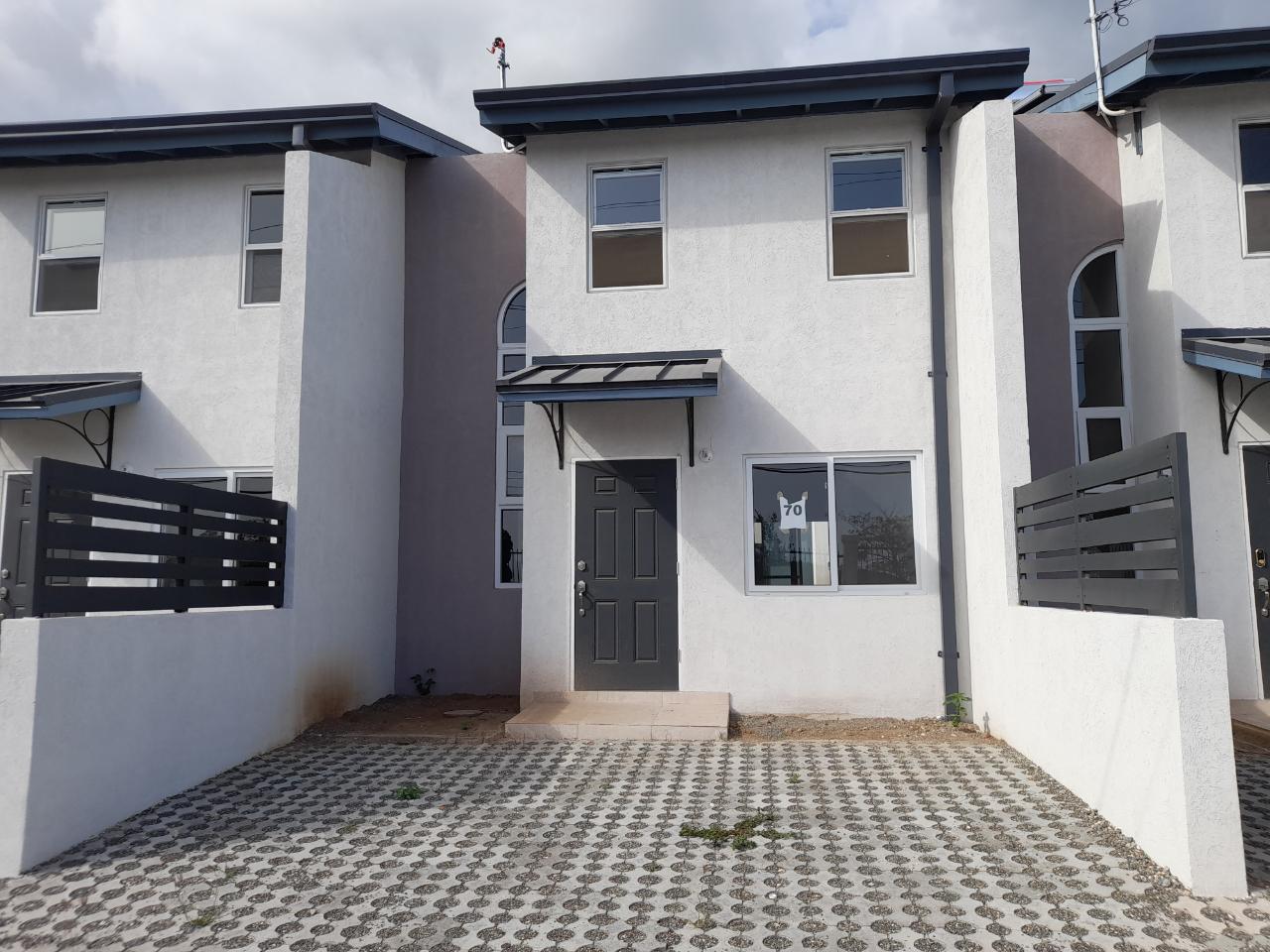 Townhouse For Rent: HARBOUR VIEW, Kingston 17 | $150,000 | Keez