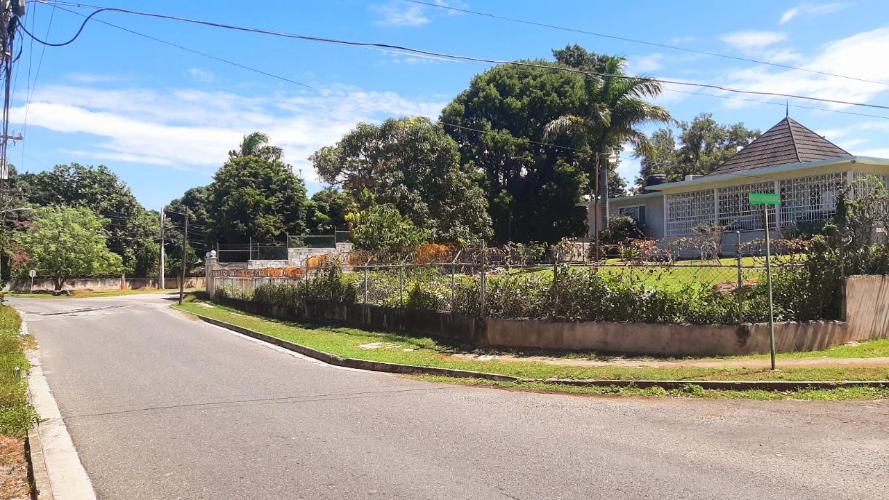 House For Sale MAVIS CRAIG, MANGO WALK, Montego Bay 335,000 Keez