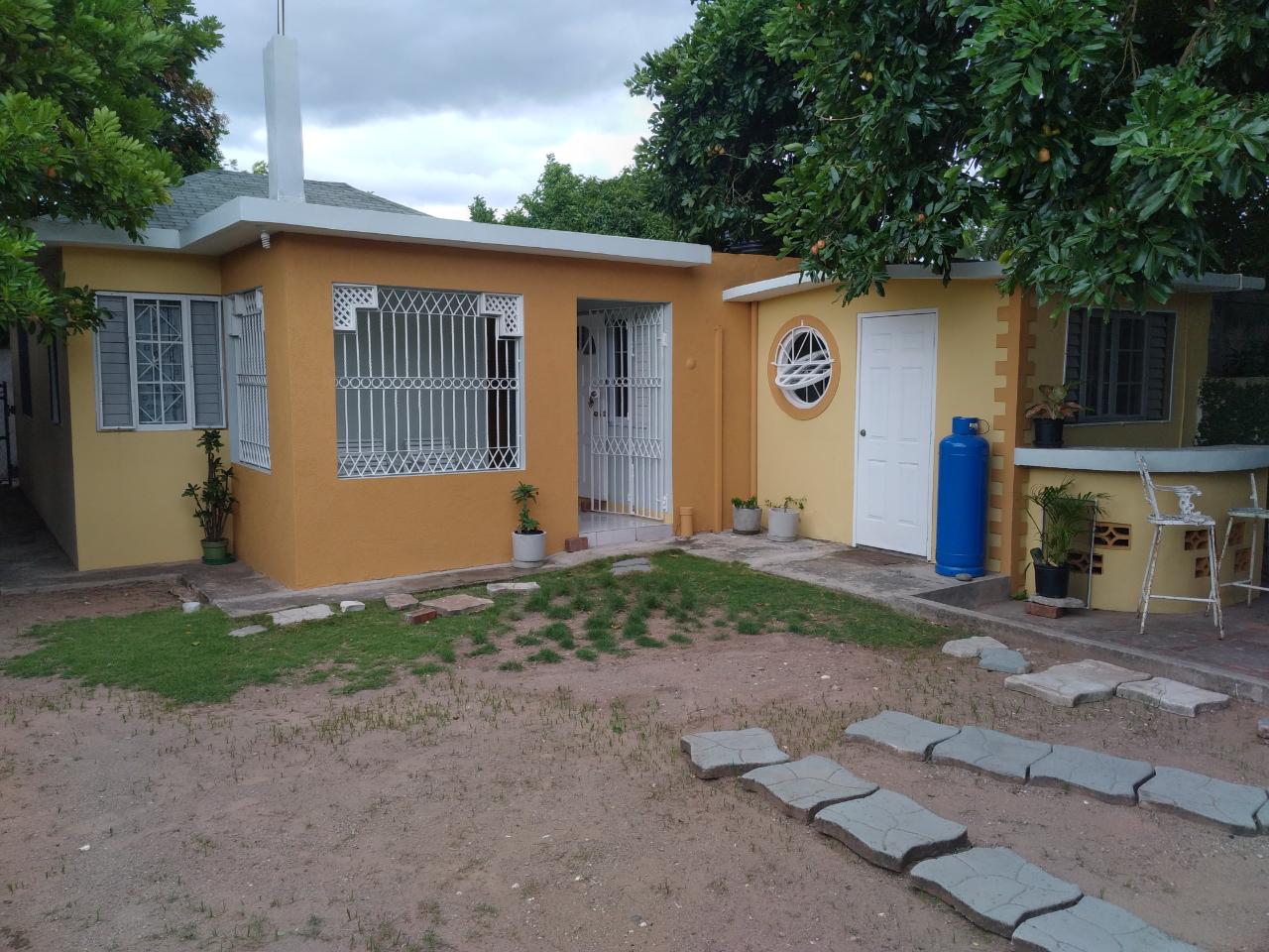 House For Rent PARKLAND DRIVE, Kingston 20 95,000 Keez