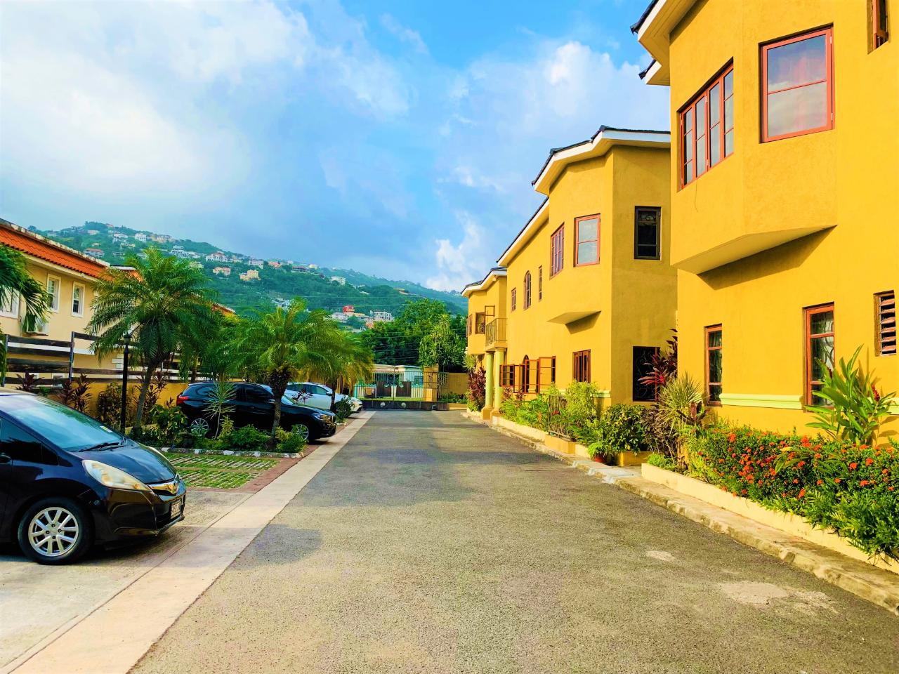 Apartment For Rent RED HILLS ROAD, Kingston 19 100,000 Keez