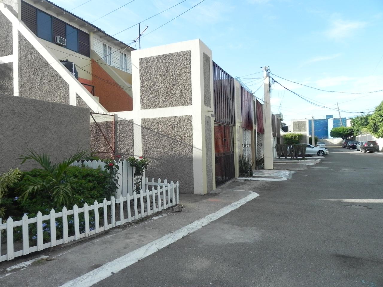 Townhouse For Rent GALLERY WAY, Kingston 5 160,000 Keez