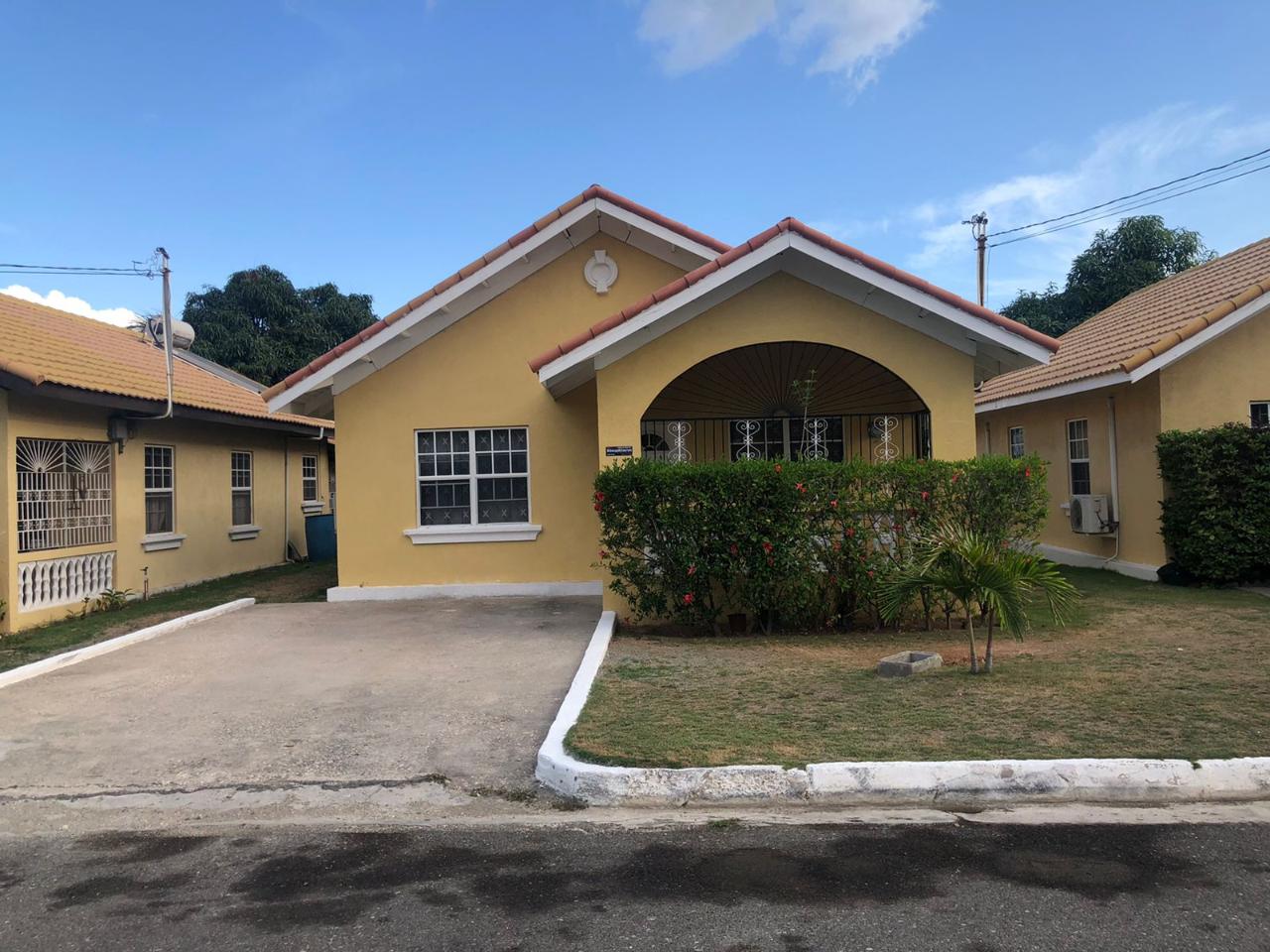 House For Rent DEANERY ROAD, Kingston 3 150,000 Keez