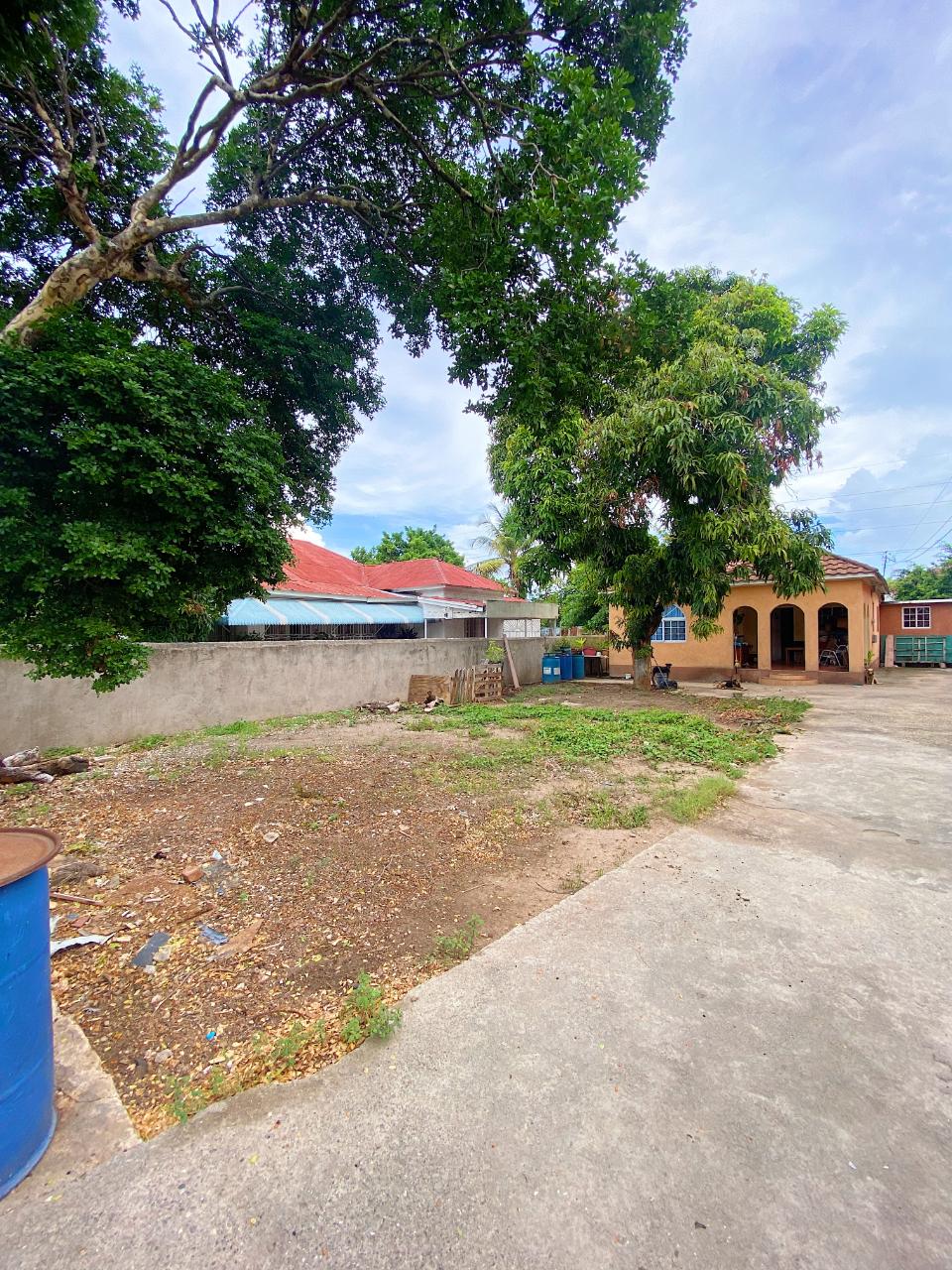 House For Sale BERKLEY AVENUE, Kingston 2 21,000,000 Keez