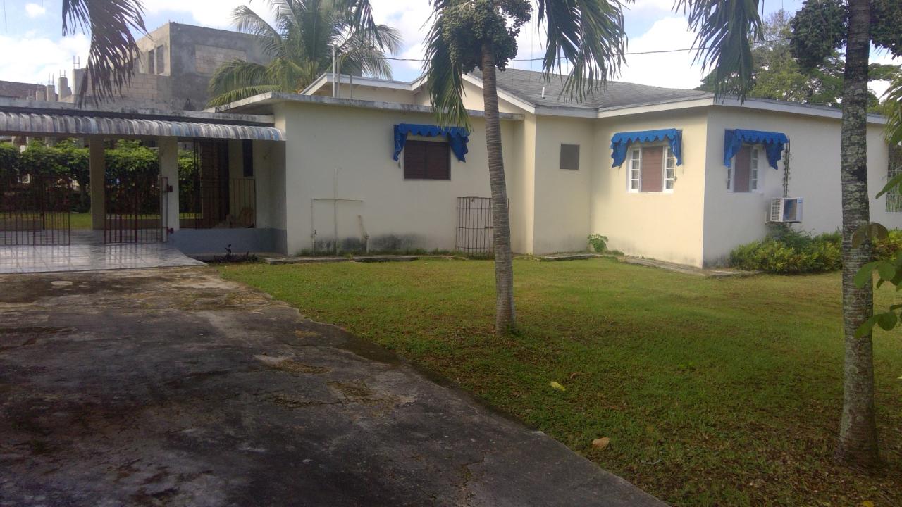 House For Sale RUPERT WILMOT DRIVE, Runaway Bay 50,000,000 Keez