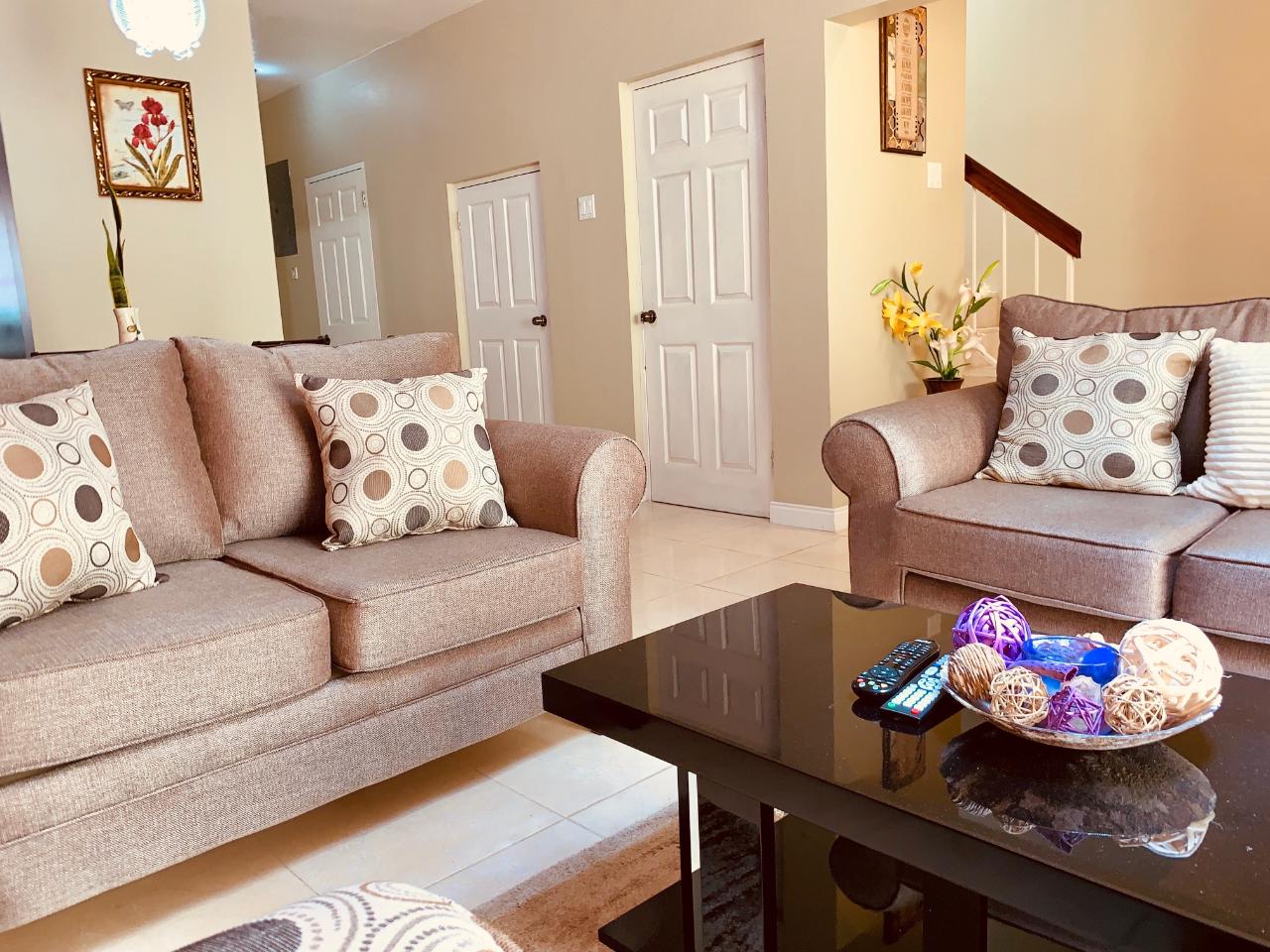 Townhouse For Rent MANGO WALK, Montego Bay 1,500 Keez