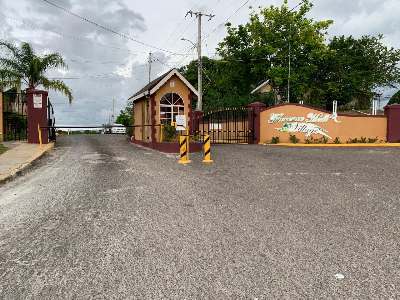 House For Sale FLORENCE HALL VILLAGE, Falmouth 150,000 Keez