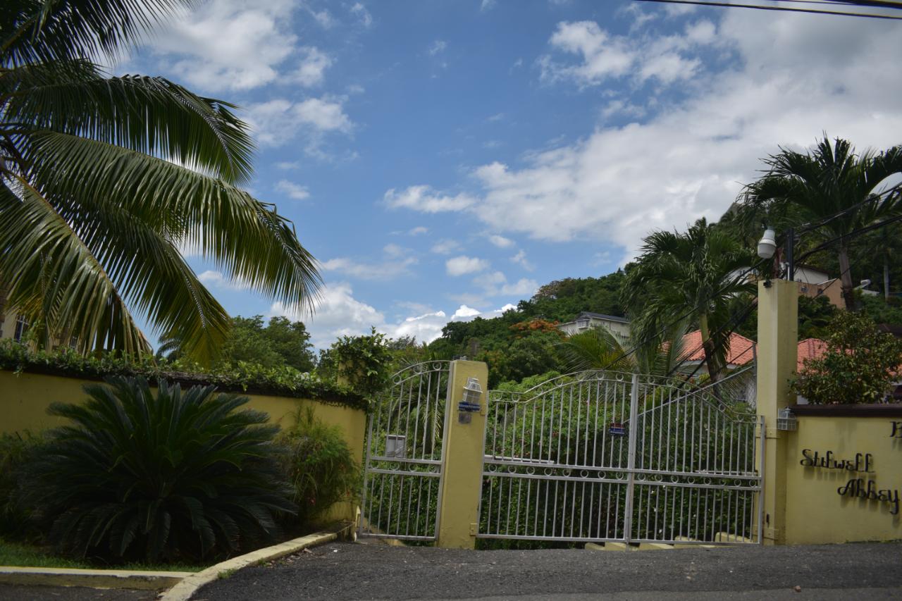 Apartment For Rent STILWELL ROAD, Kingston 8 160,000 Keez