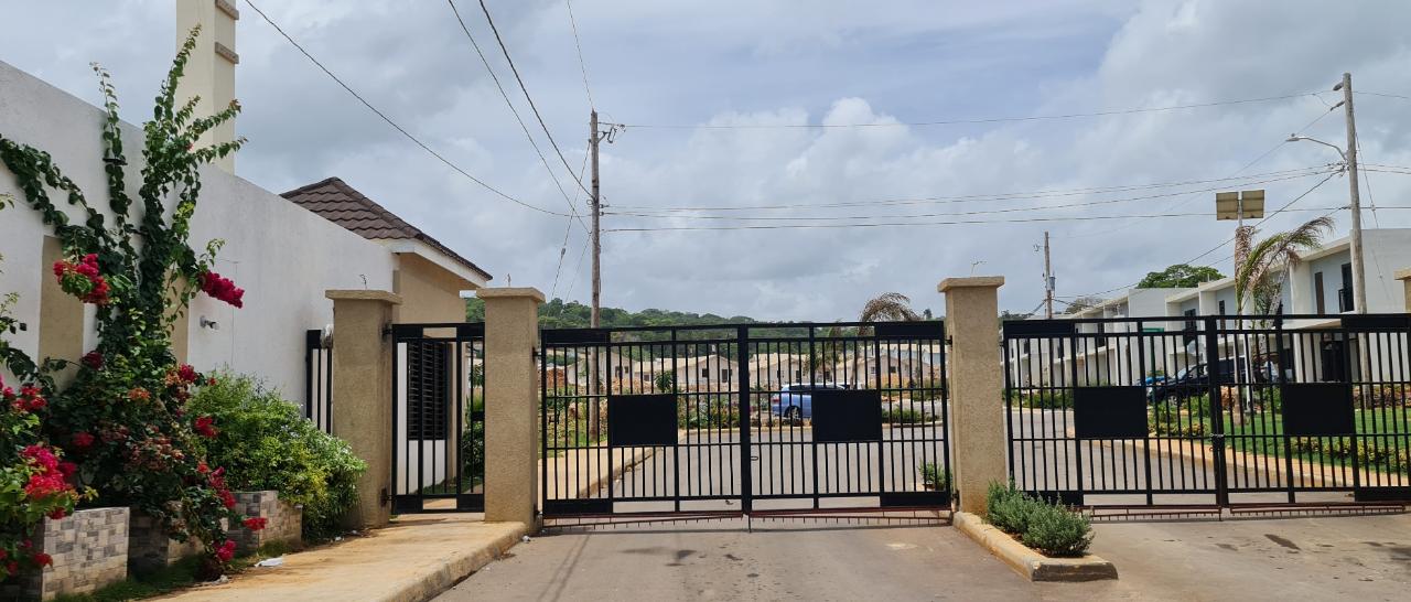 Townhouse For Sale CAMELOT VILLAGE, D BAY, Discovery Bay 225,000 Keez