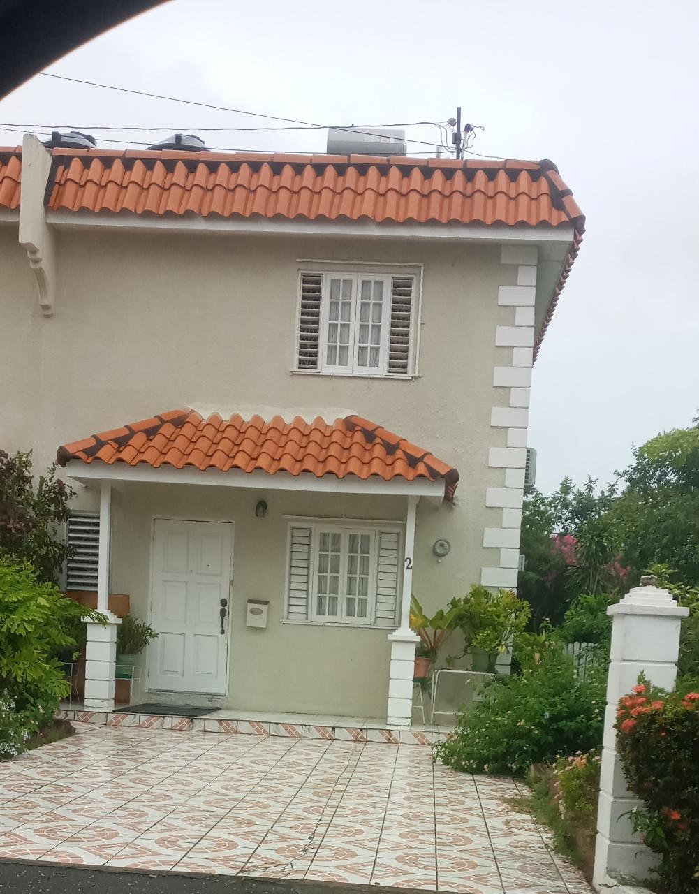 Townhouse For Rent GERBERA CLOSE, Kingston 6 120,000 Keez