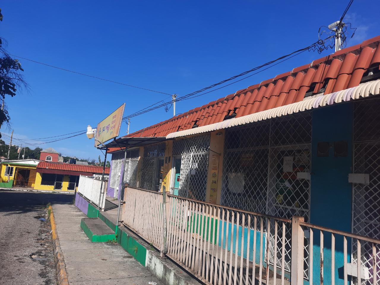 Offices / Commercial Bldg For Sale CORNWALL COURTS SHOPPING CENTRE