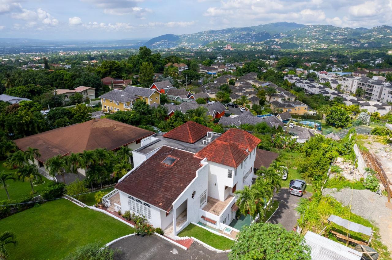 House For Sale SUNSET AVENUE, Kingston 8 800,000