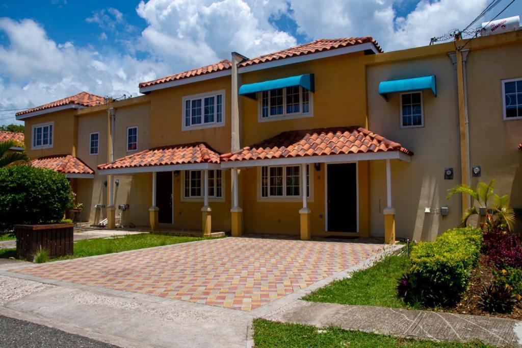 Townhouse For Rent LIGNUM VITAE CLOSE, MANGO, Montego Bay 1,800 Keez