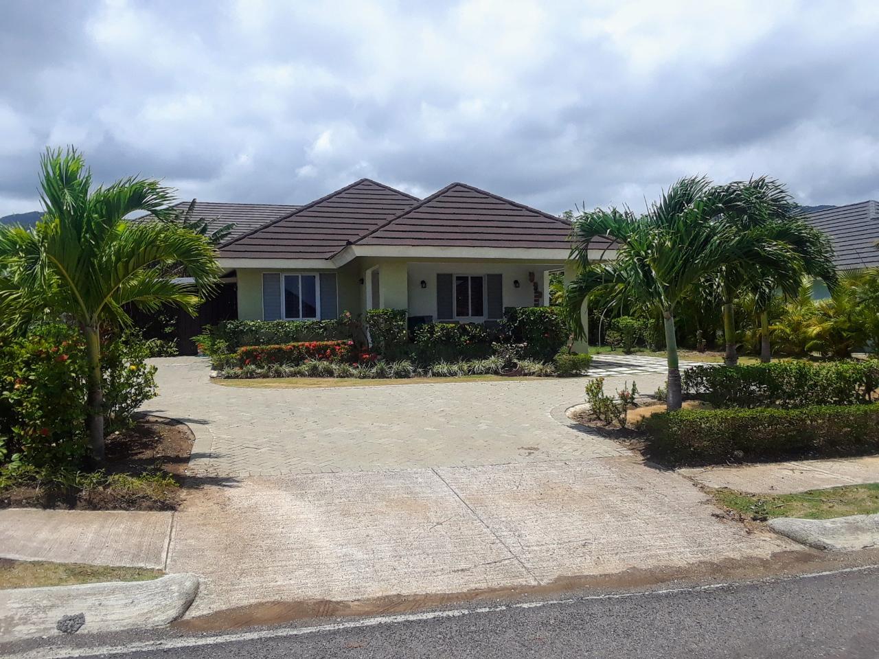 House For Rent: ACKEE WALK, Ocho Rios | $1,500 | Keez