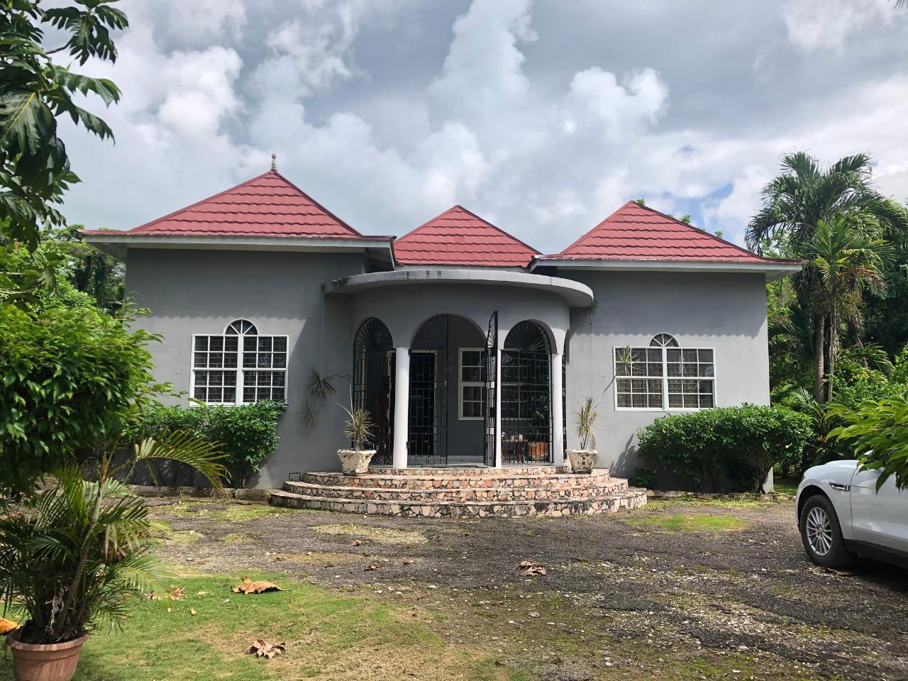 House For Sale: HERTFORD, WESTMORELAND, Savanna-La-Mar | $210,000 | Keez