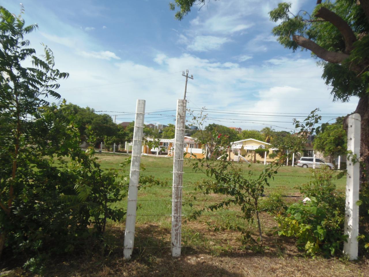 House For Rent HENRY DRIVE, Greater Portmore 90,000 Keez