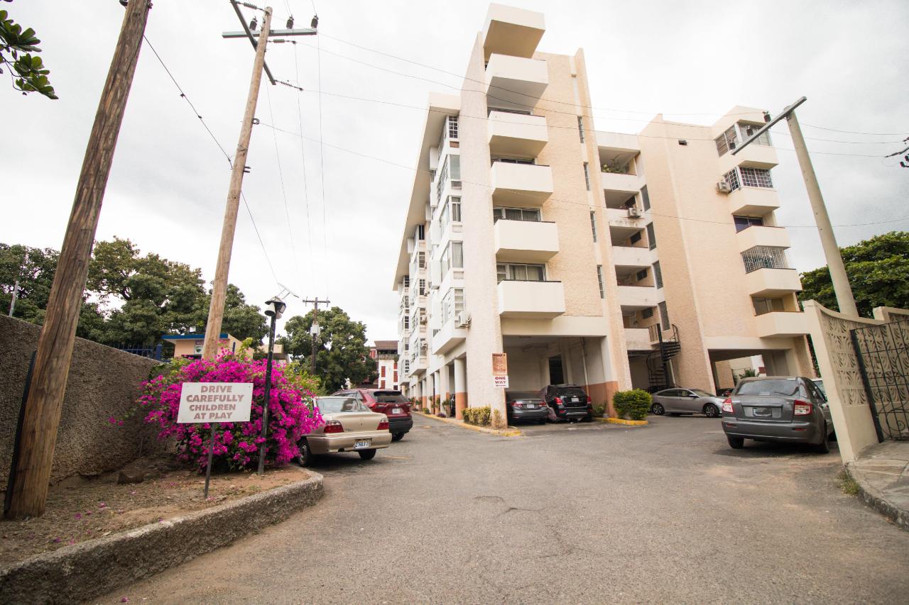 Apartment For Rent KING STREET, Kingston 1 950 Keez