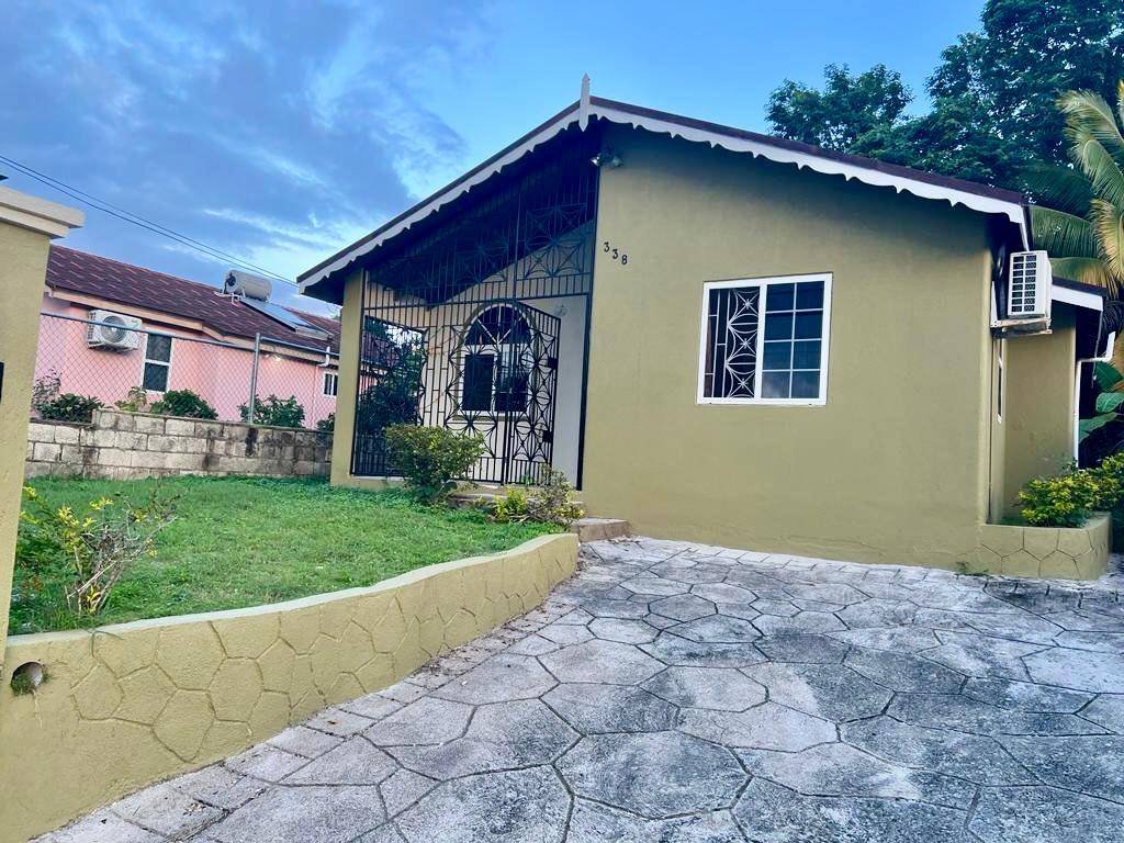 House For Rent BILBERRY AVENUE, Half Moon 70,000 Keez