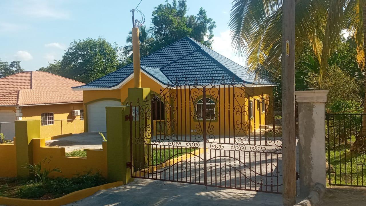 House For Sale COOMBS CLOSE, WATERLOO, Santa Cruz 31,000,000 Keez