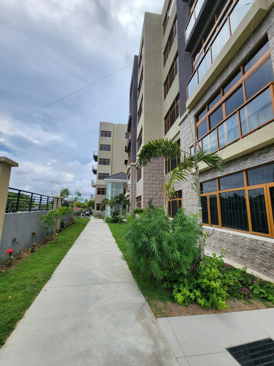 Apartment For Sale WELLINGTON DRIVE, Kingston 6 53,000,000 Keez