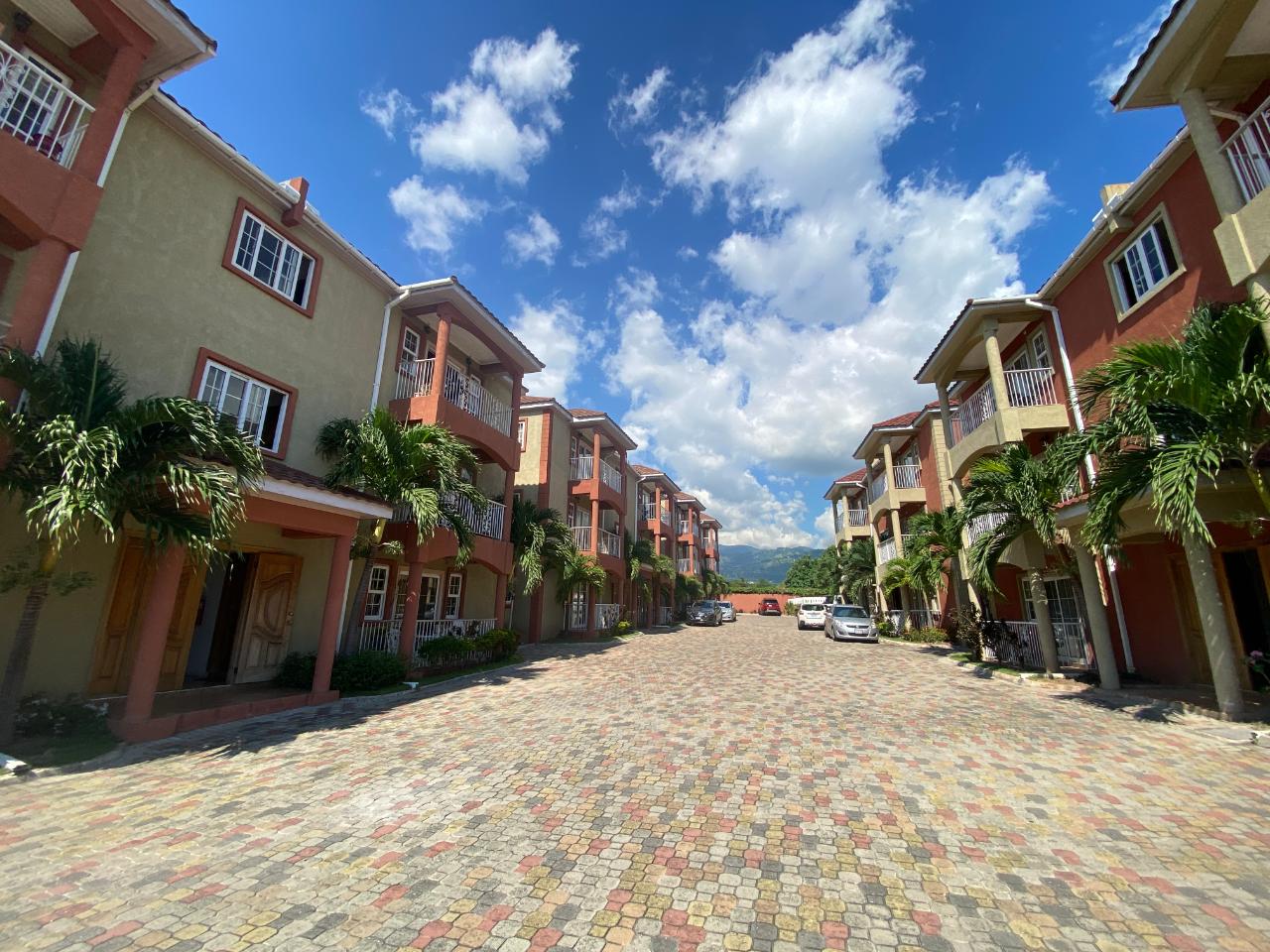 Apartment For Rent FAIRWAY AVENUE, Kingston 6 1,500 Keez