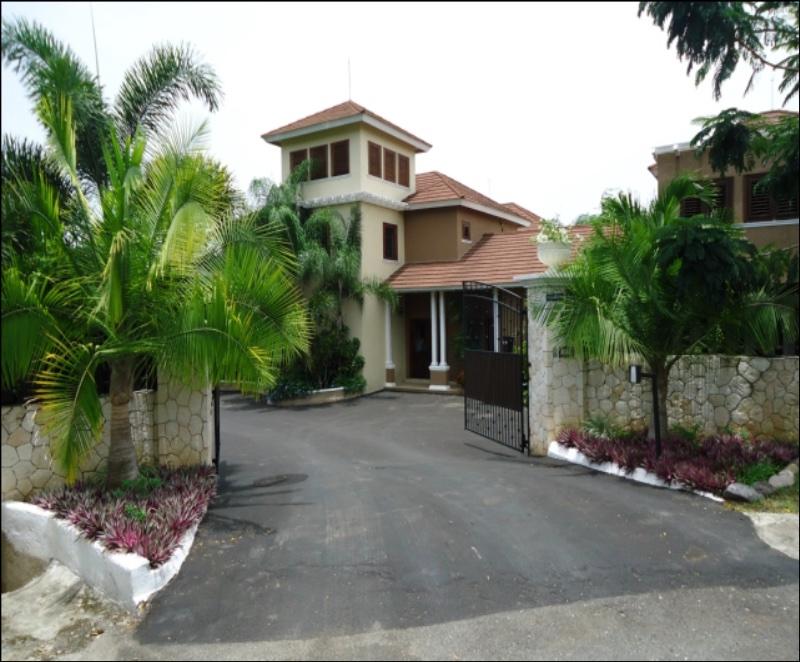 House For Sale PLYMOUTH WAY, Kingston 6 2,200,000 Keez